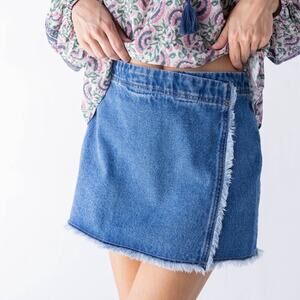 NEW Natural Life Denim Wrap Style Crossover Frayed Hem Cotton Mini Skirt Medium
